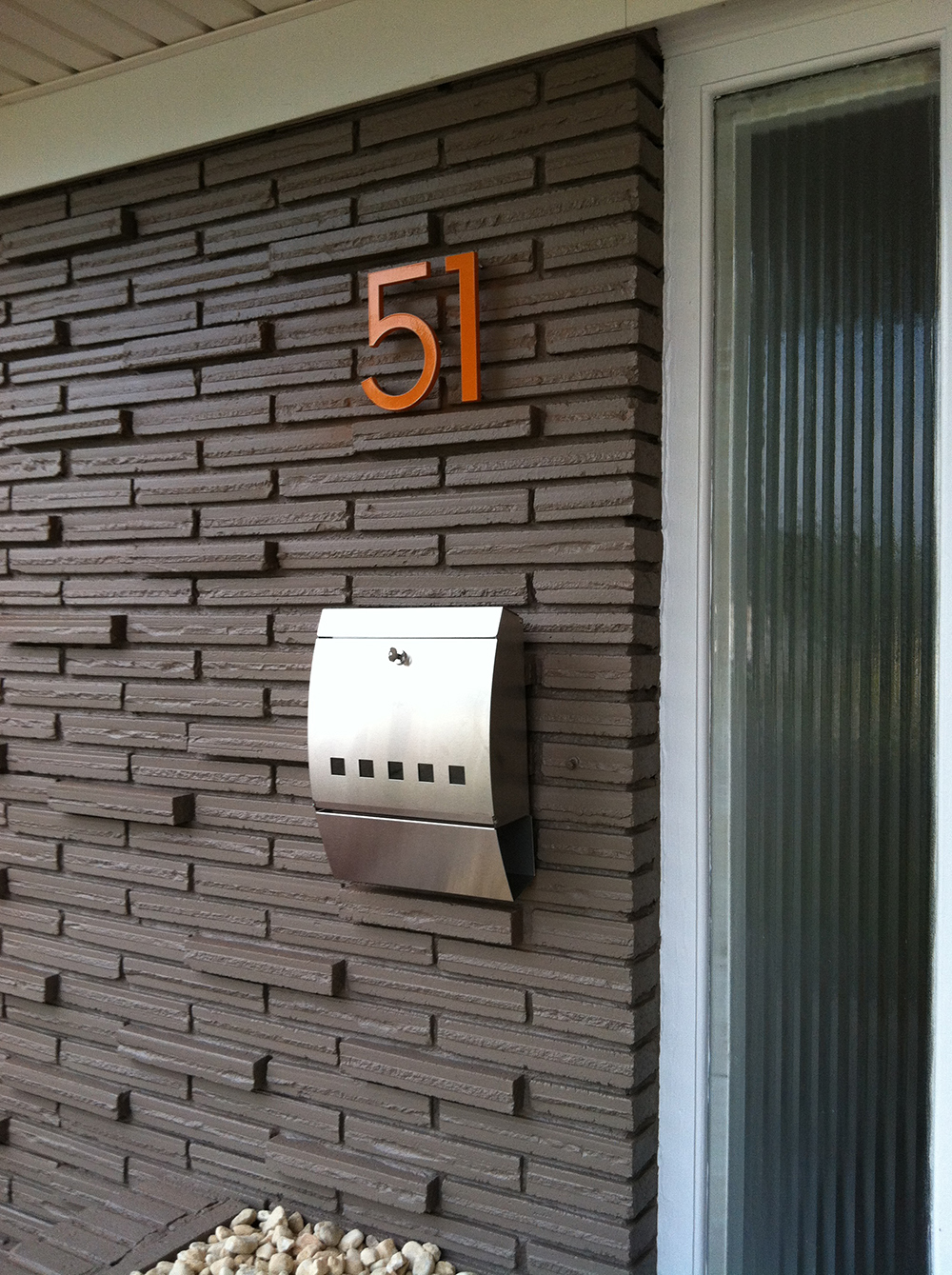 mid century modern house numbers canada